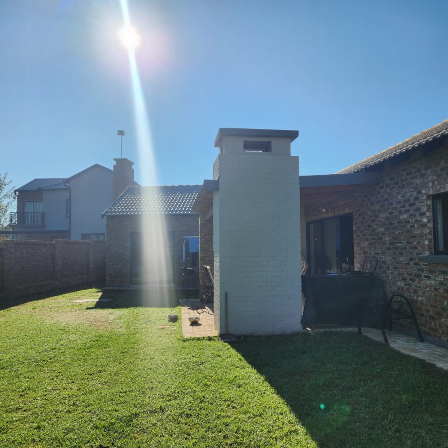 To Let 3 Bedroom Property for Rent in Van Der Hoff Park North West